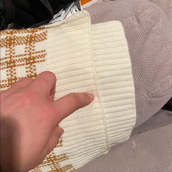 Timberland Cream and Tan Knit Scarf - Picture 4 of 5